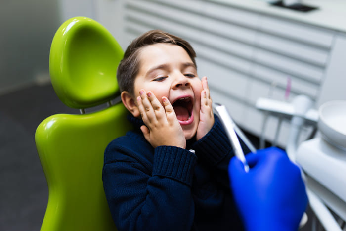 Лечение зубов у детей без бормашины